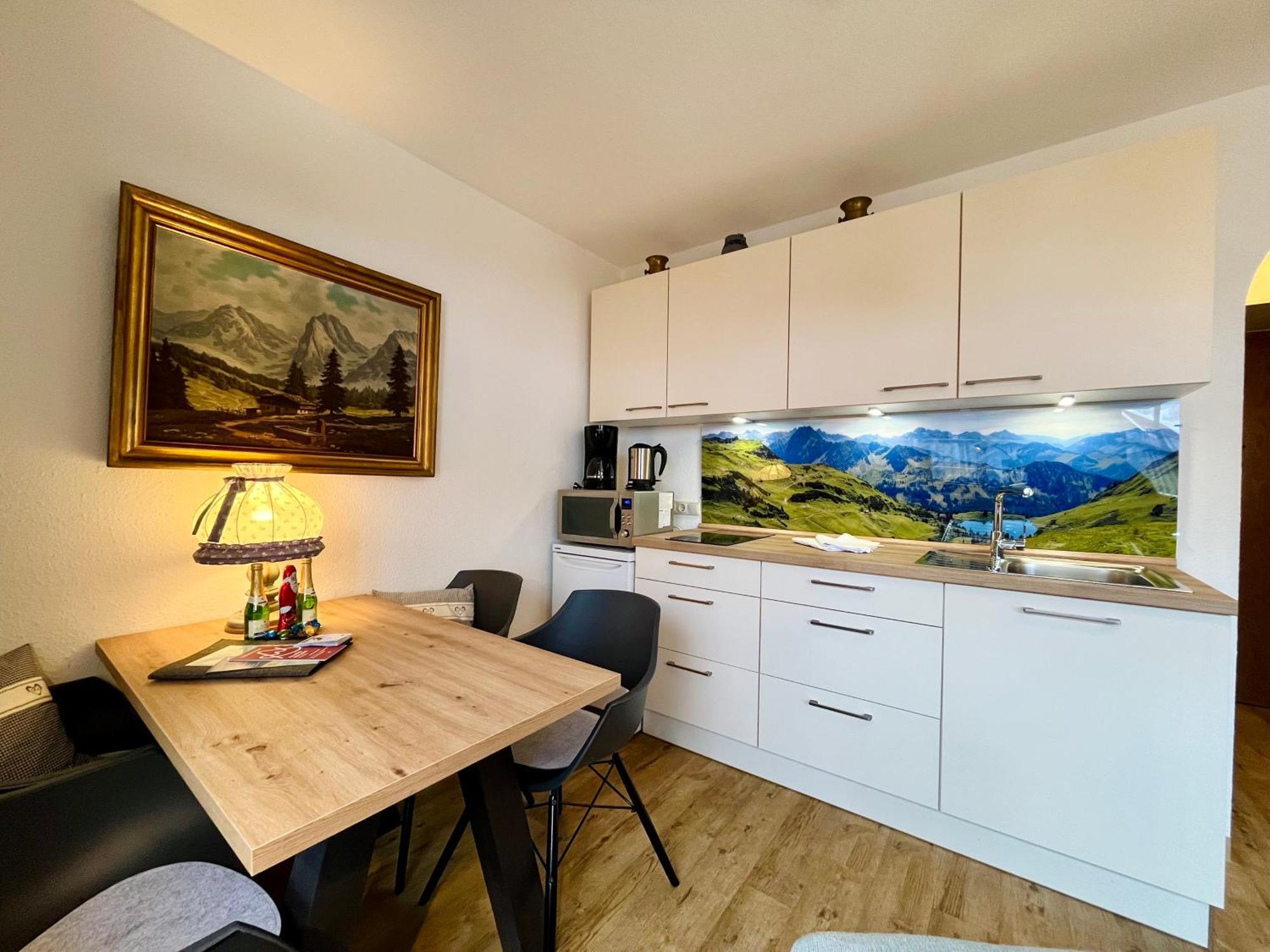 Haus Baur, 37 Oder 38