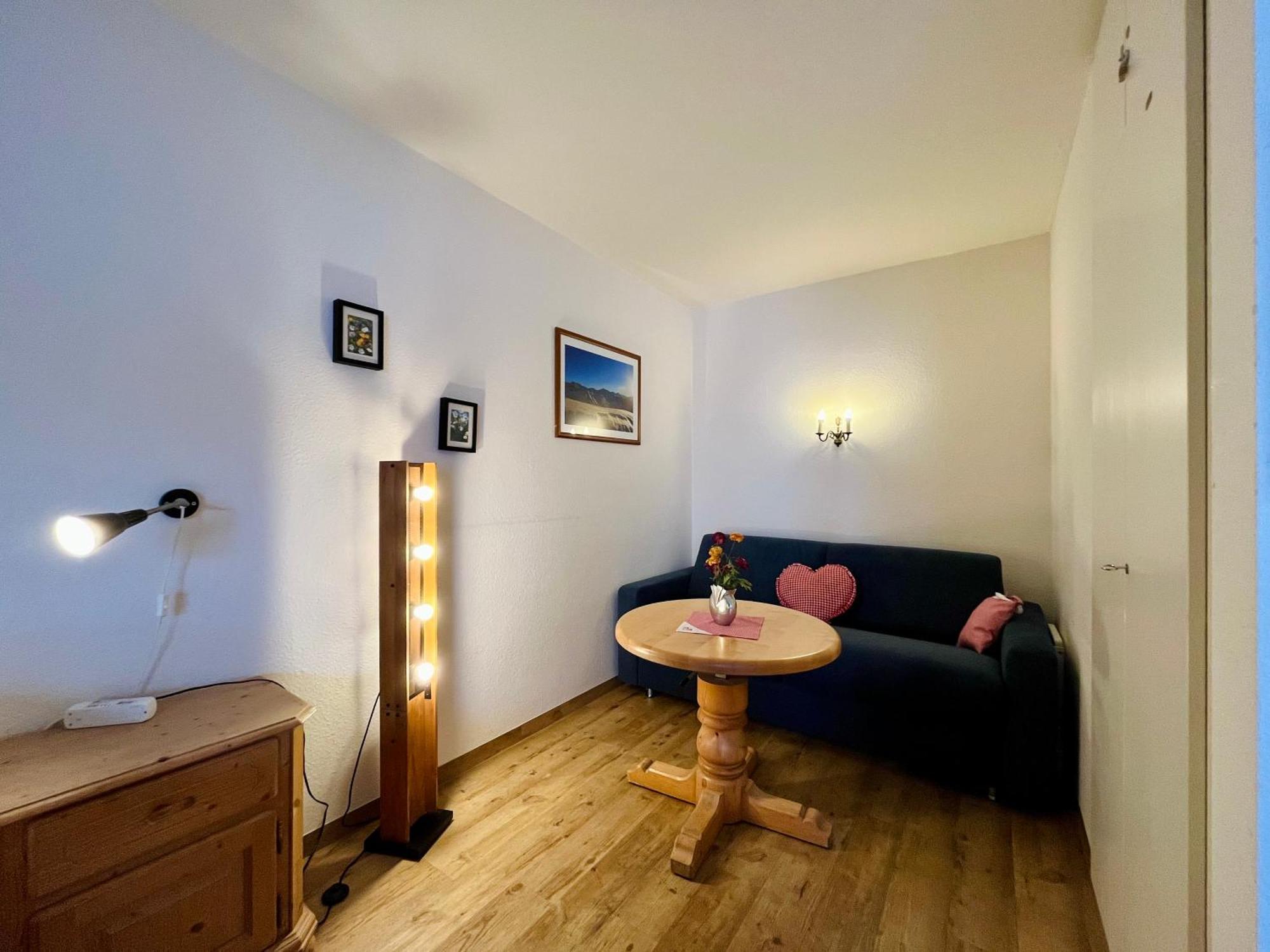 Haus Baur, 37 Oder 38 *