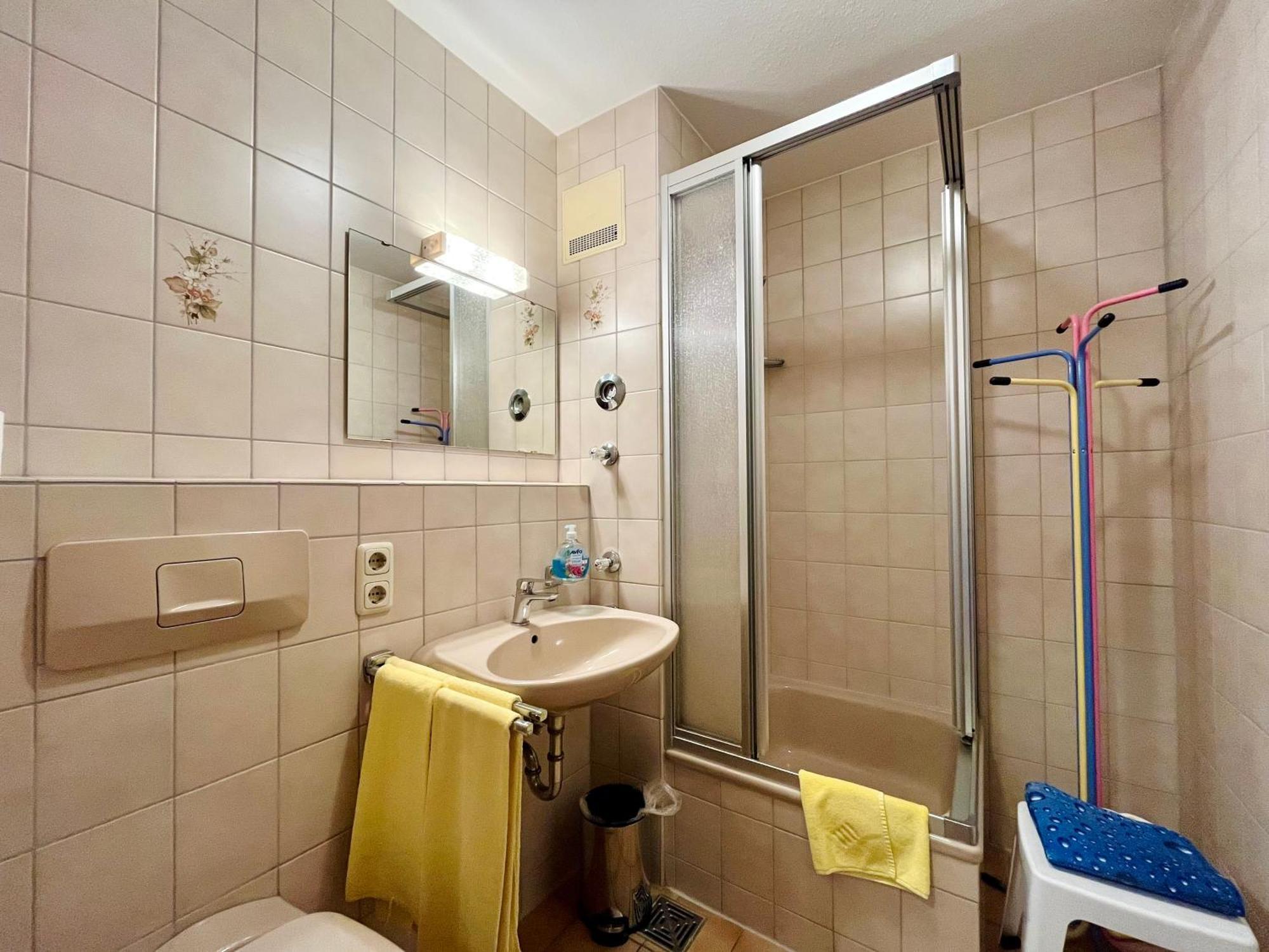Haus Baur, 37 Oder 38 *